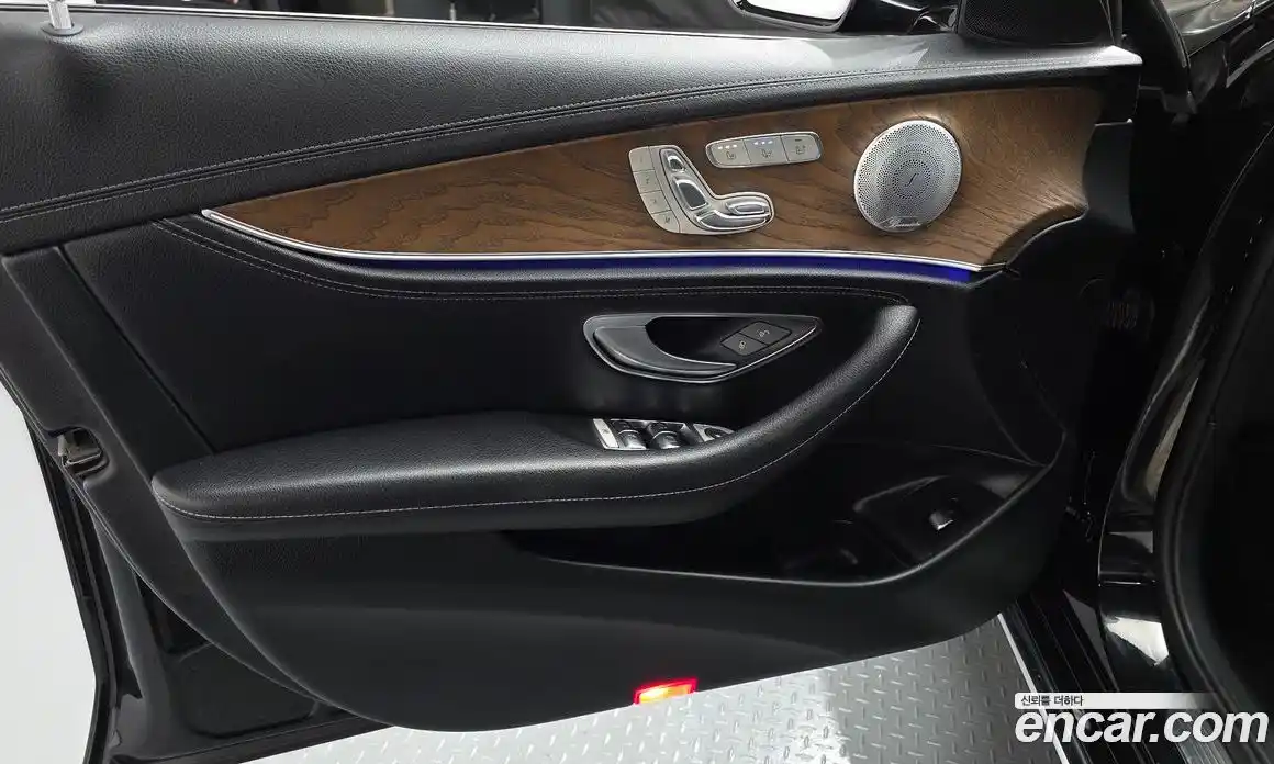 Mercedes-Benz E-Class 2018 2.0 гидро в Москве № 1906194, фото 14
