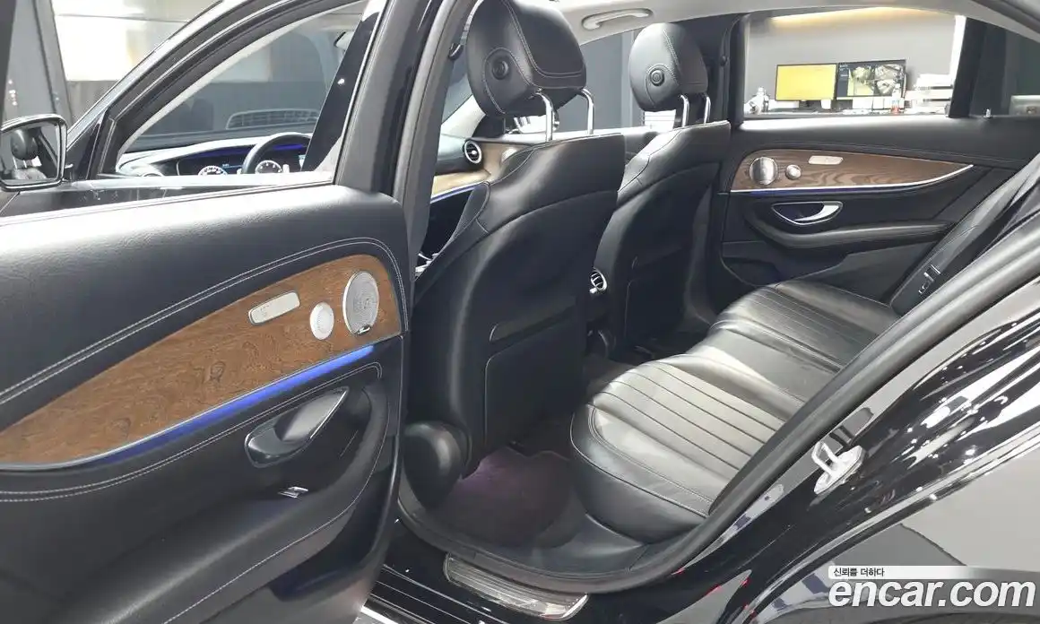 Mercedes-Benz E-Class 2018 2.0 гидро в Москве № 1906194, фото 16