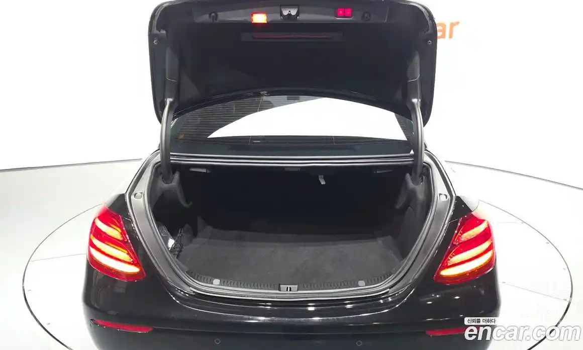 Mercedes-Benz E-Class 2018 2.0 гидро в Москве № 1906194, фото 26