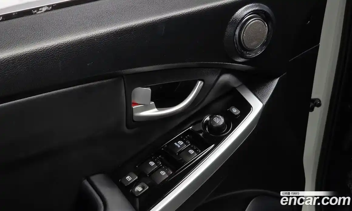 SsangYong Korando 2015 2.0 гидро в Москве № 1906684, фото 16