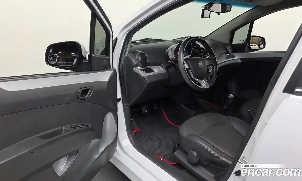 Chevrolet Spark 2015 1.0 механика в Москве № 1907425, фото 13