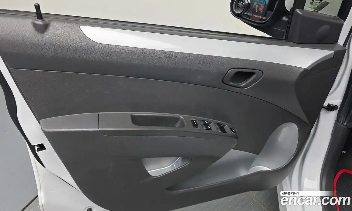 Chevrolet Spark 2015 1.0 механика в Москве № 1907425, фото 14