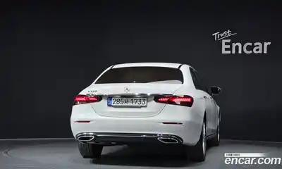 Mercedes-Benz E-Class 2022 2.0 гидро в Москве № 1908462, миниатюра 4