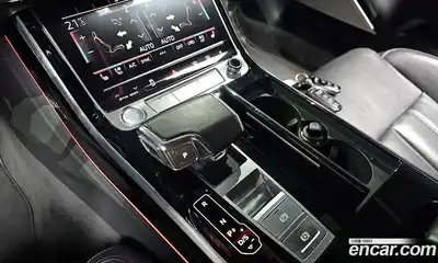 Audi A8 2020 3.0 гидро в Москве № 1911177, миниатюра 12