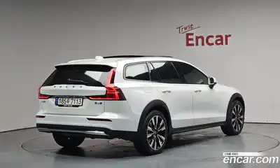 Volvo V60, 2024