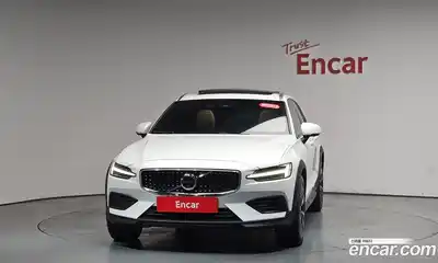 Volvo V60 2024 2.0 гидро в Москве № 1912701, миниатюра 2