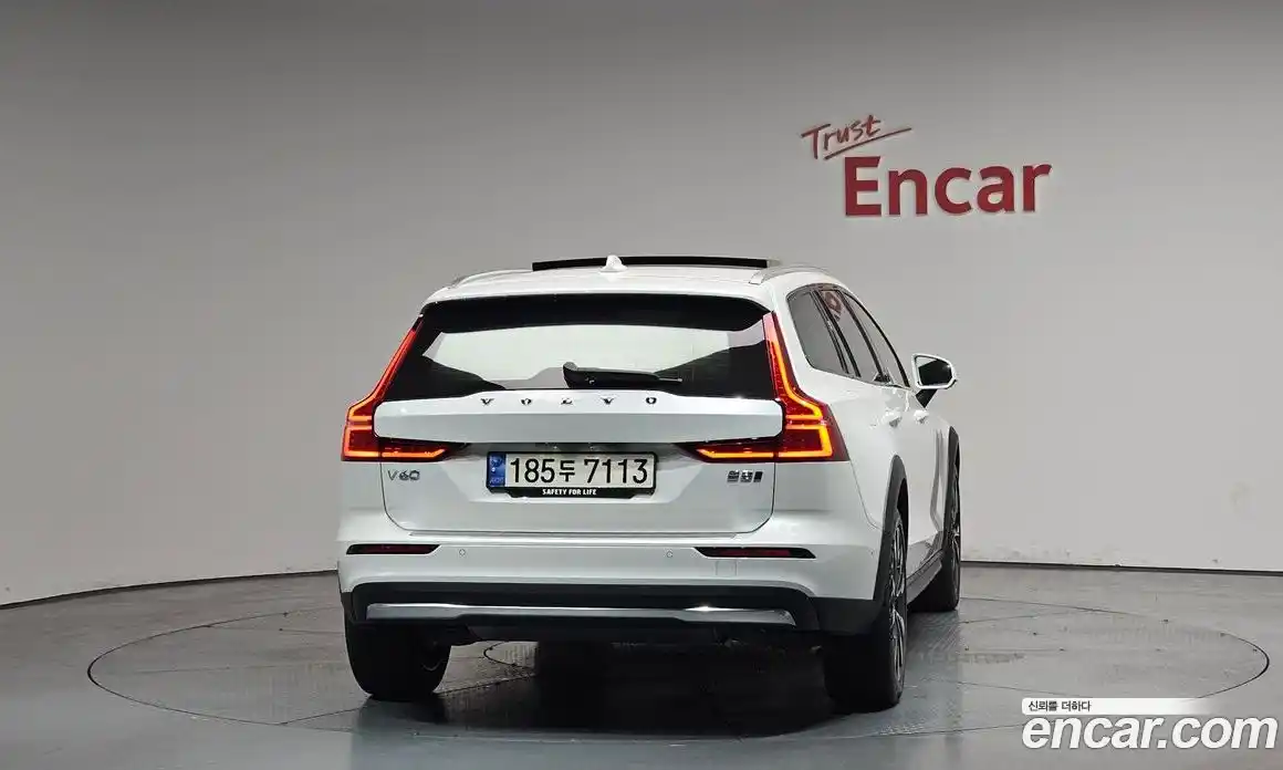 Volvo V60 2024 2.0 гидро в Москве № 1912701, фото 3