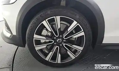 Volvo V60 2024 2.0 гидро в Москве № 1912701, миниатюра 4