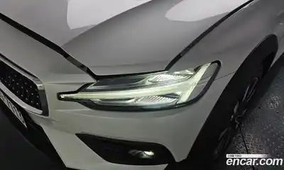 Volvo V60 2024 2.0 гидро в Москве № 1912701, миниатюра 7