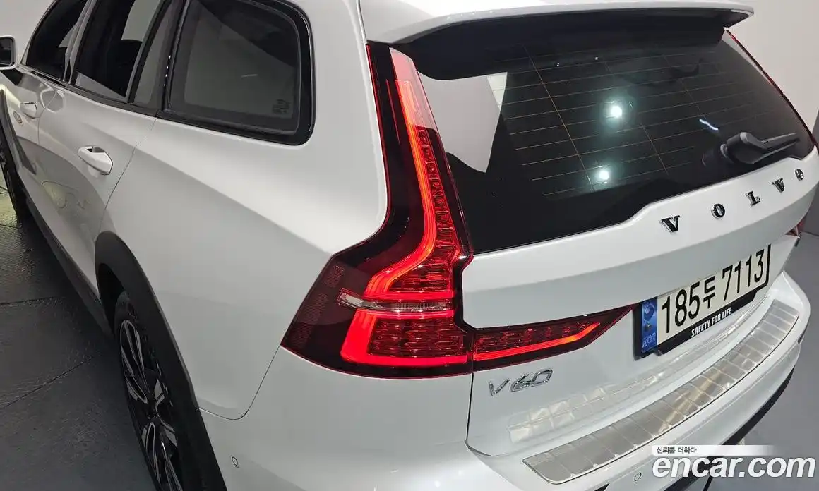 Volvo V60 2024 2.0 гидро в Москве № 1912701, фото 8