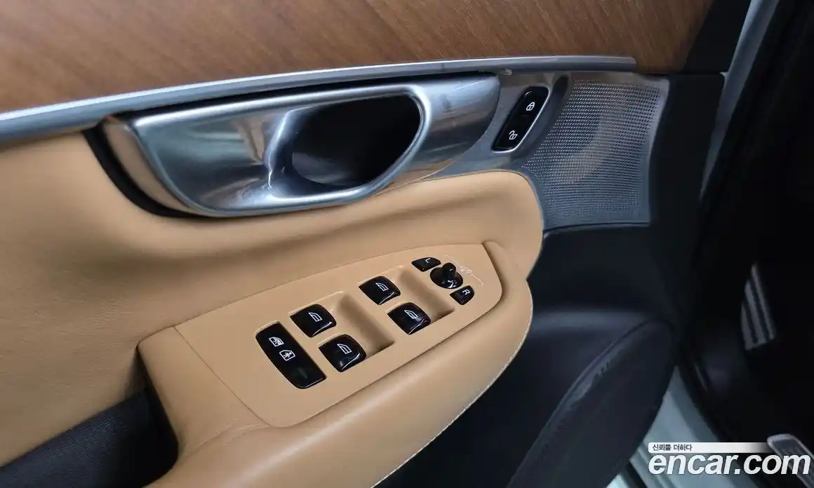 Volvo XC90 2018 2.0 гидро в Москве № 1913172, фото 32