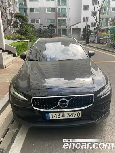 Volvo V60, 2021