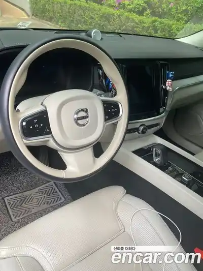 Volvo V60 2021 2.0 гидро в Москве № 1913549, миниатюра 5