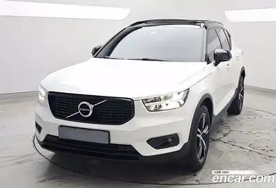 Volvo XC40 B4 R-Design