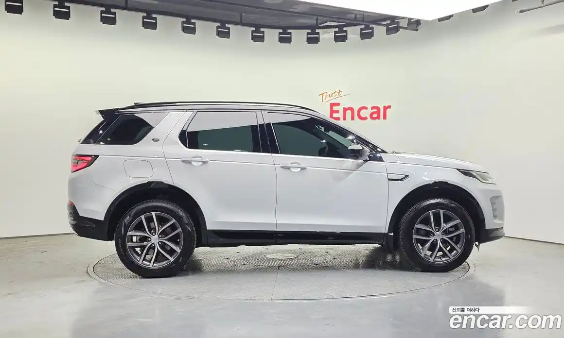 Land Rover Discovery Sport 2025 2.0 гидро в Москве № 1914618, фото 6