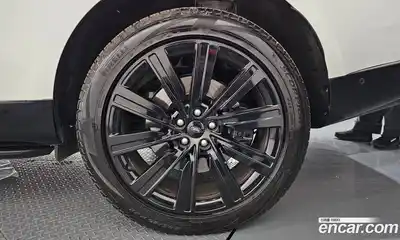 Land Rover Range-Rover 2023 4.4 гидро в Москве № 1914715, миниатюра 7