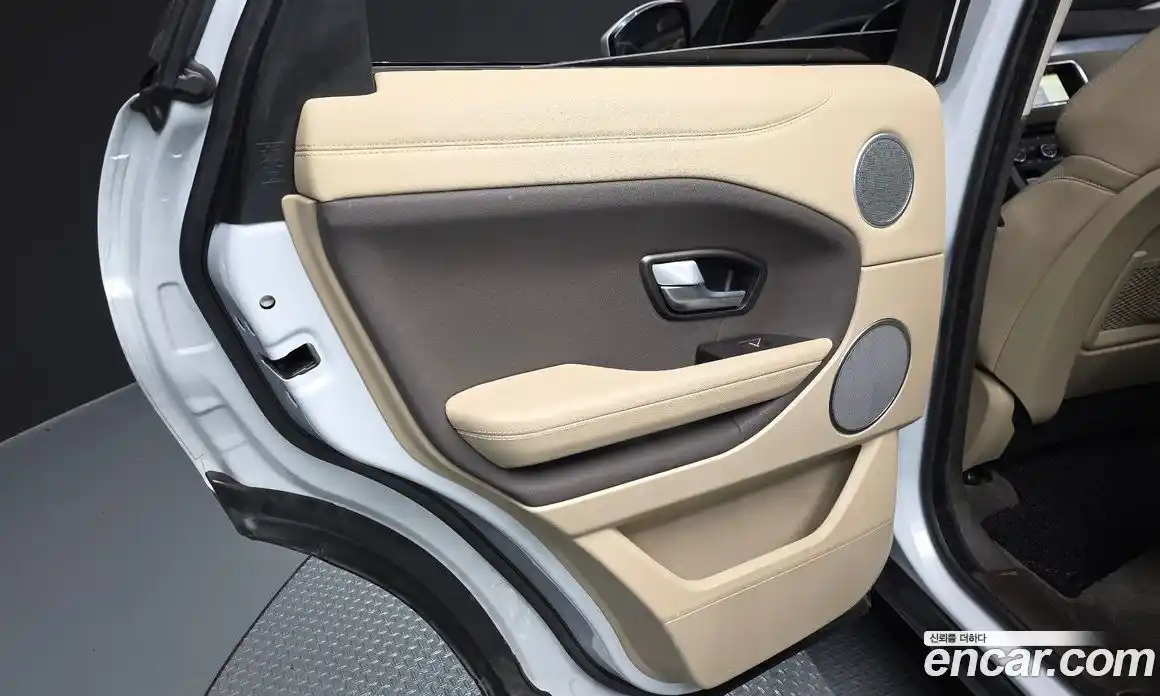 Land Rover Range-Rover Evoque 2017 2.0 гидро в Москве № 1914752, фото 15