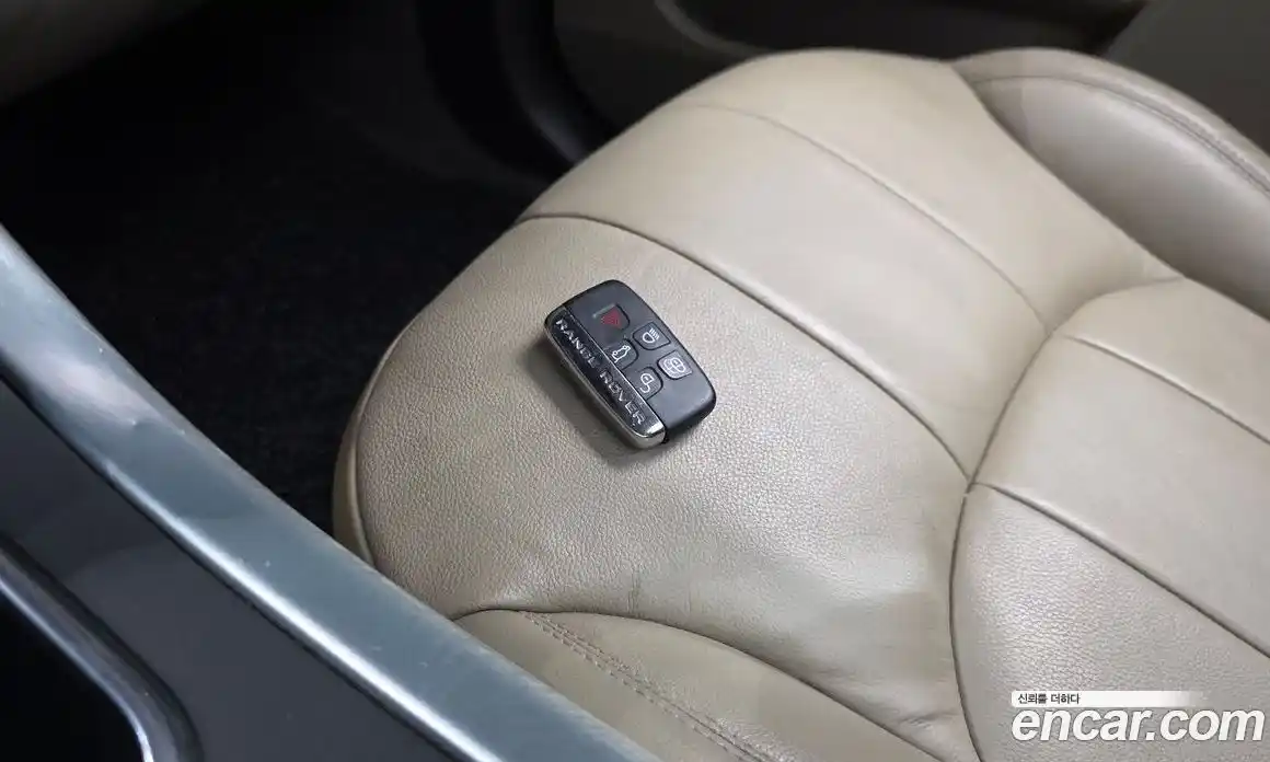 Land Rover Range-Rover Evoque 2017 2.0 гидро в Москве № 1914752, фото 31