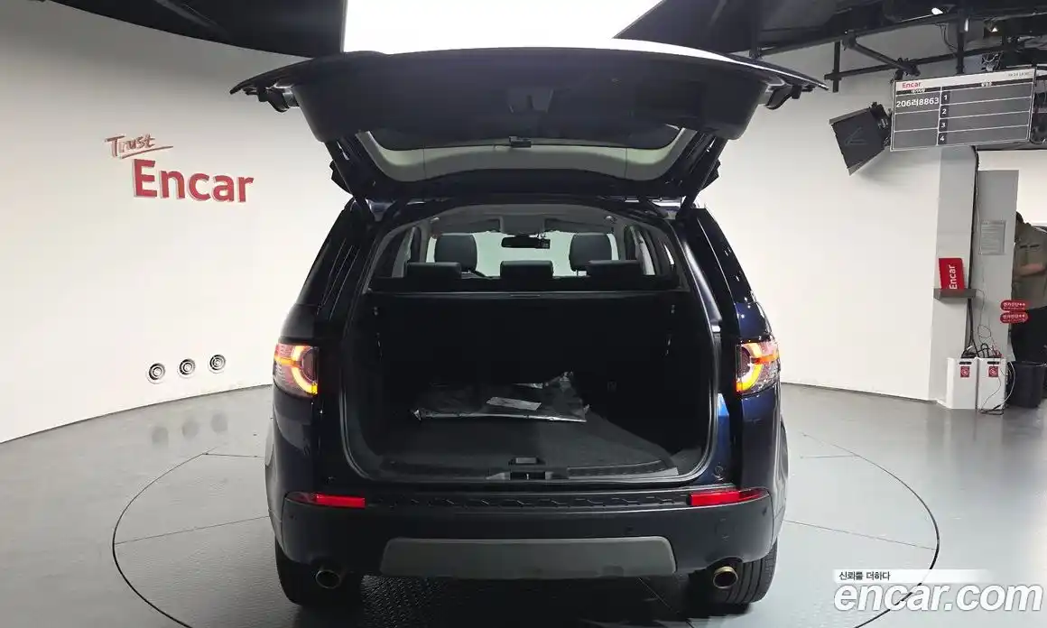 Land Rover Discovery Sport 2019 2.0 гидро в Москве № 1914757, фото 31