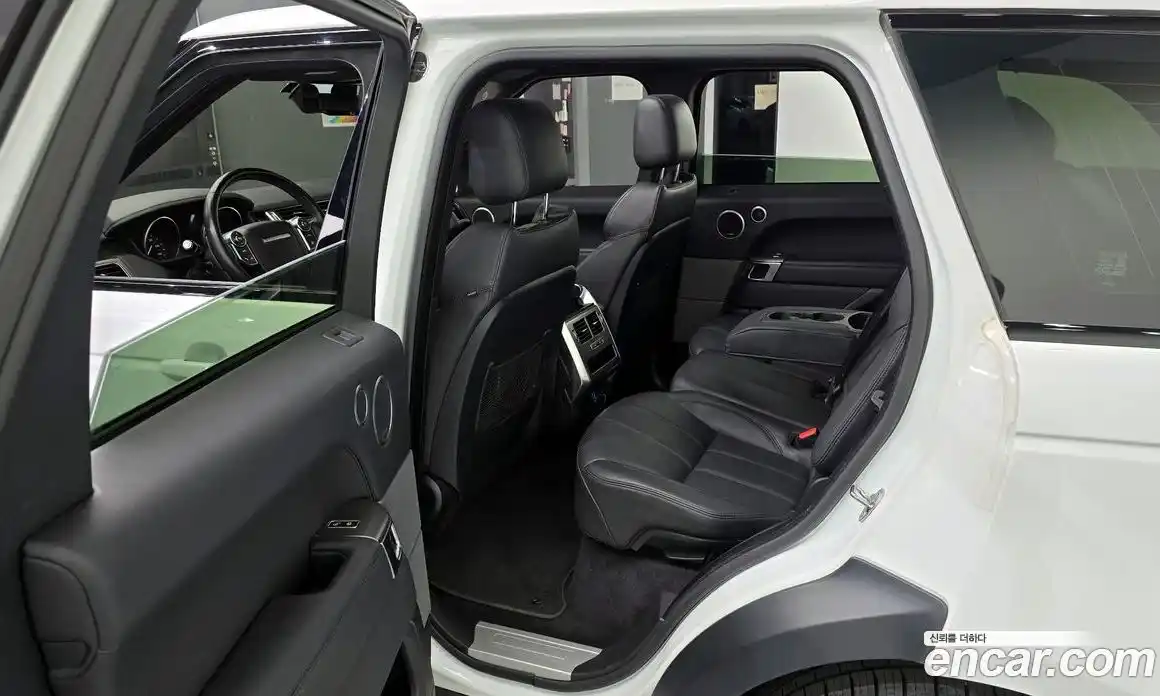 Land Rover Range-Rover Sport 2017 3.0 гидро в Москве № 1914971, фото 17