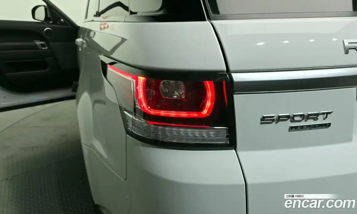 Land Rover Range-Rover Sport 2017 3.0 гидро в Москве № 1914971, фото 9