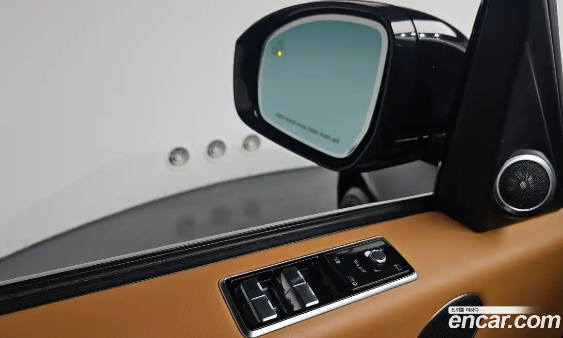 Land Rover Range-Rover 2019 4.4 гидро в Москве № 1915012, фото 36