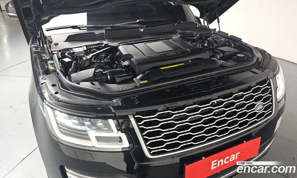 Land Rover Range-Rover 2019 4.4 гидро в Москве № 1915012, фото 6