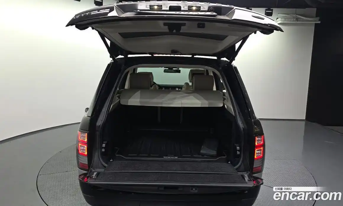 Land Rover Range-Rover 2015 4.4 гидро в Москве № 1915193, фото 20