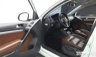 Volkswagen Tiguan 2015 2.0 гидро в Москве № 1917958, миниатюра 11