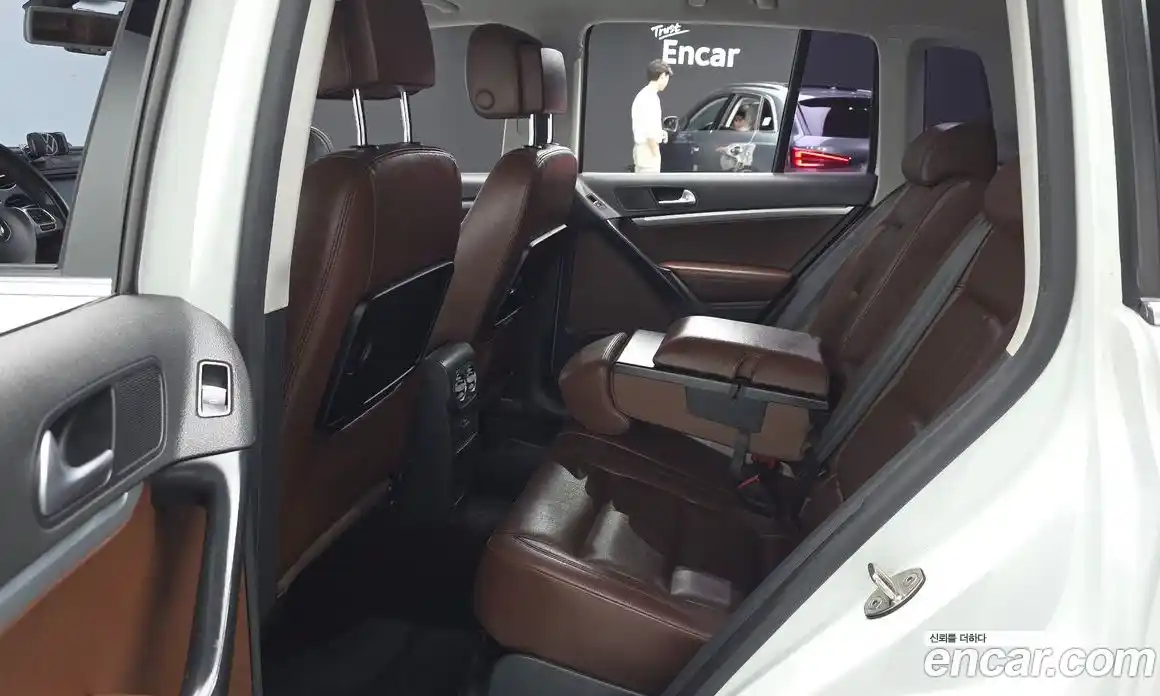 Volkswagen Tiguan 2015 2.0 гидро в Москве № 1917958, фото 12
