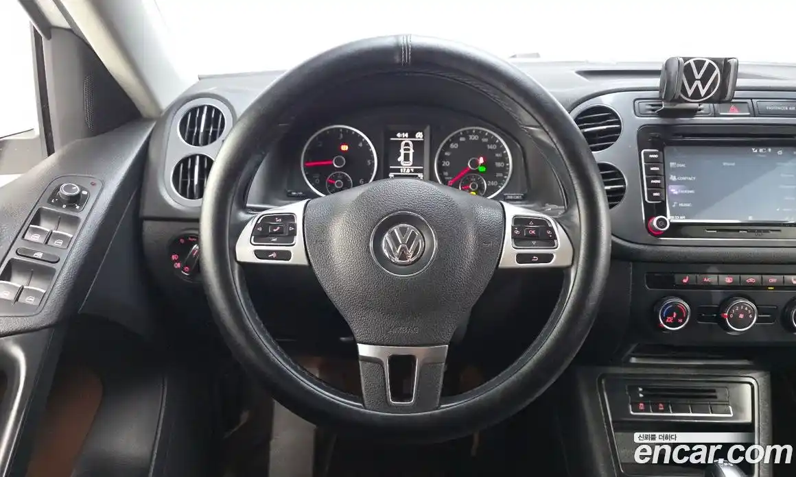 Volkswagen Tiguan 2015 2.0 гидро в Москве № 1917958, фото 13