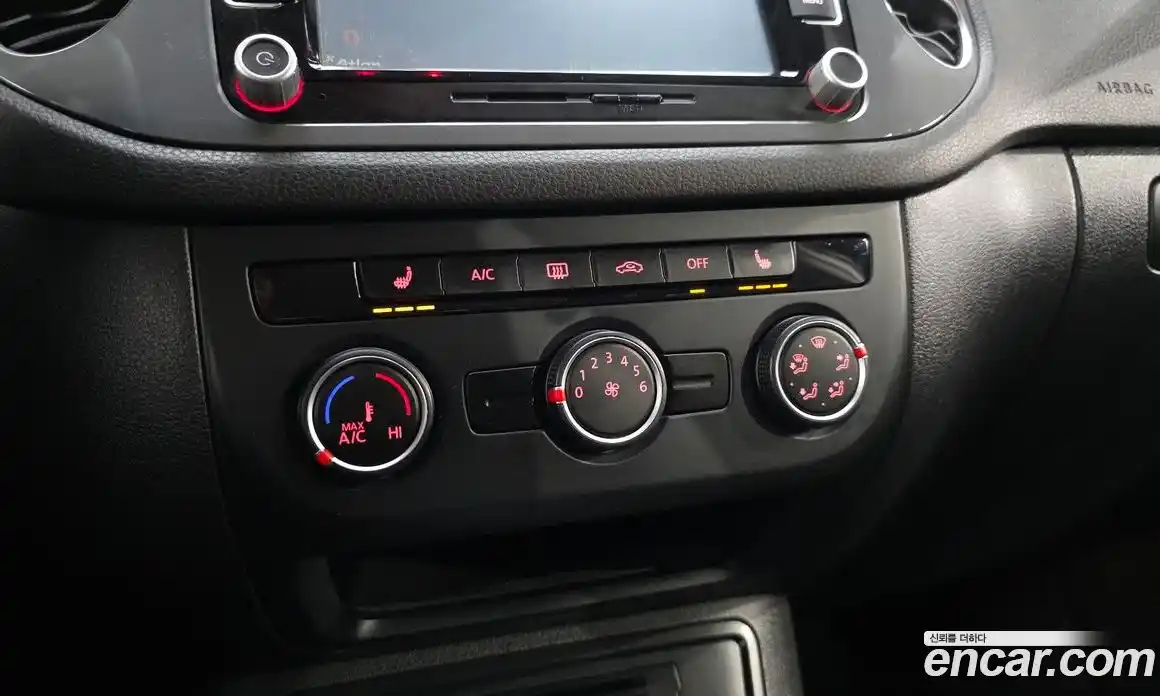 Volkswagen Tiguan 2015 2.0 гидро в Москве № 1917958, фото 16