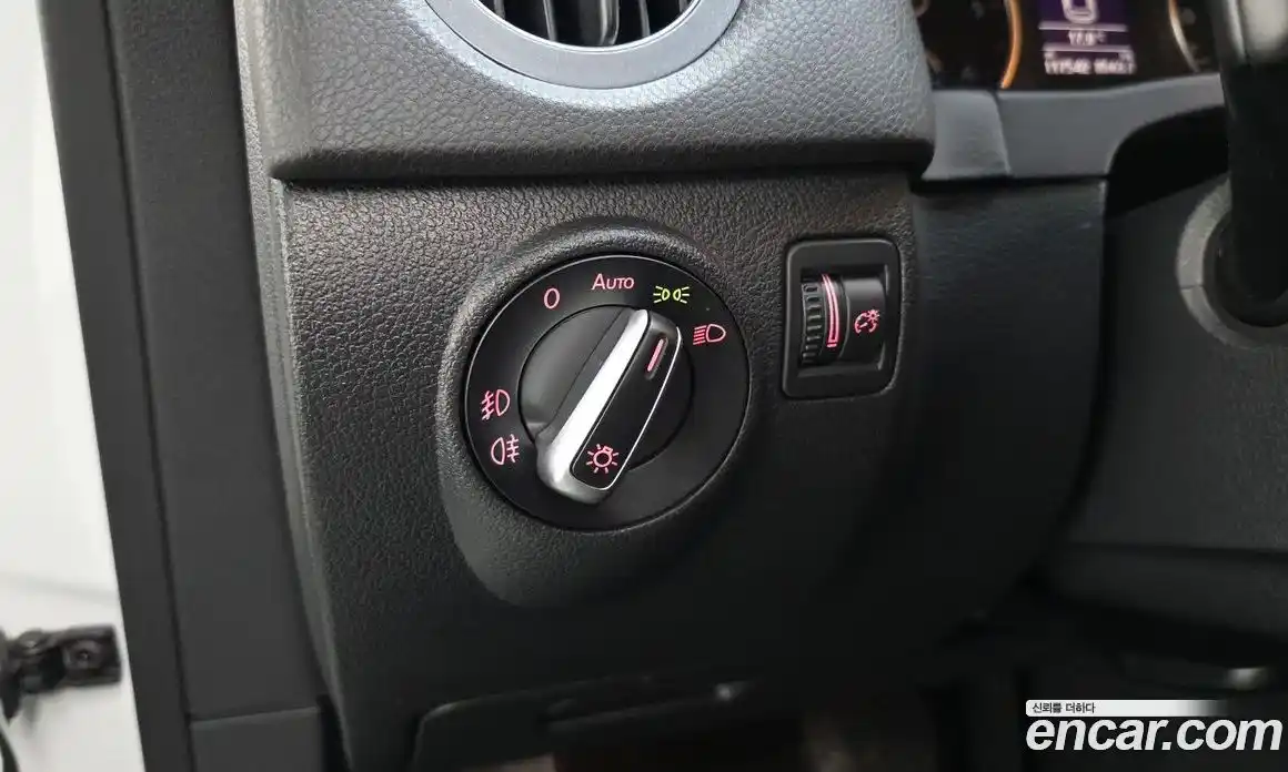 Volkswagen Tiguan 2015 2.0 гидро в Москве № 1917958, фото 19