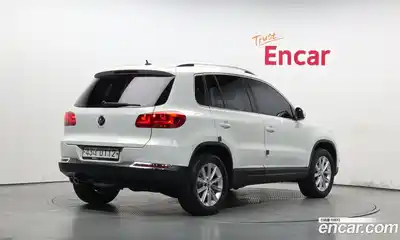 Volkswagen Tiguan 2015 2.0 гидро в Москве № 1917958, миниатюра 2