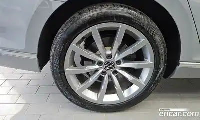 Volkswagen Passat 2022 2.0 гидро в Москве № 1917960, миниатюра 5