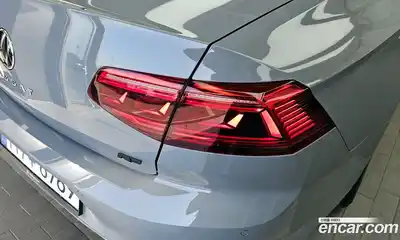 Volkswagen Passat 2022 2.0 гидро в Москве № 1917960, миниатюра 9
