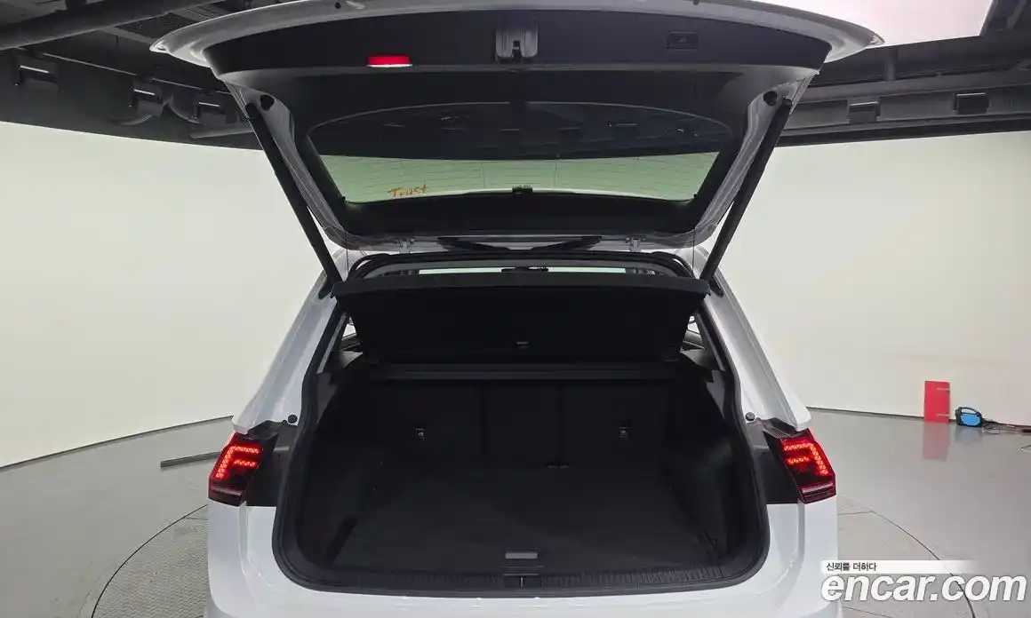 Volkswagen Tiguan 2020 2.0 гидро в Москве № 1918033, фото 20