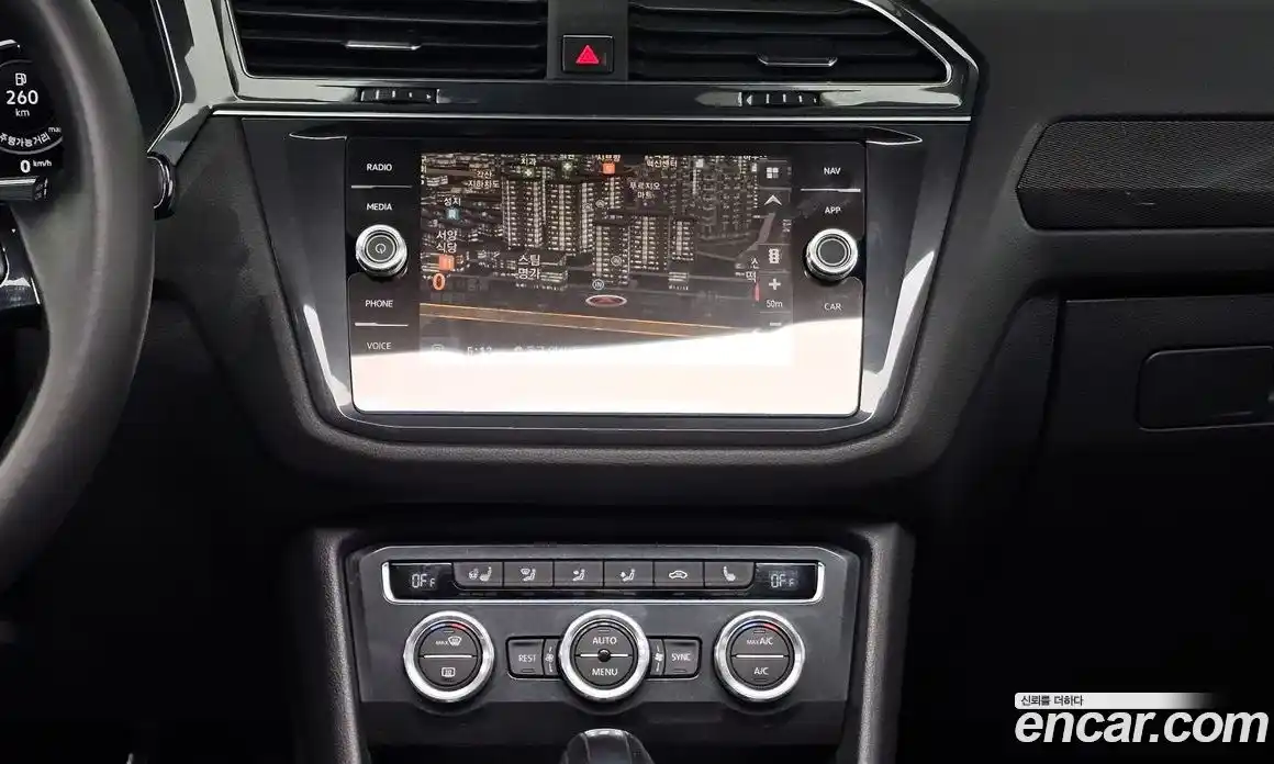 Volkswagen Tiguan 2018 2.0 гидро в Москве № 1918070, фото 15