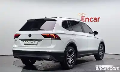 Volkswagen Tiguan 2018 2.0 гидро в Москве № 1918070, миниатюра 2