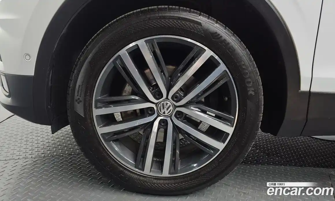 Volkswagen Tiguan 2018 2.0 гидро в Москве № 1918070, фото 5
