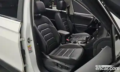 Volkswagen Tiguan 2018 2.0 гидро в Москве № 1918070, миниатюра 10