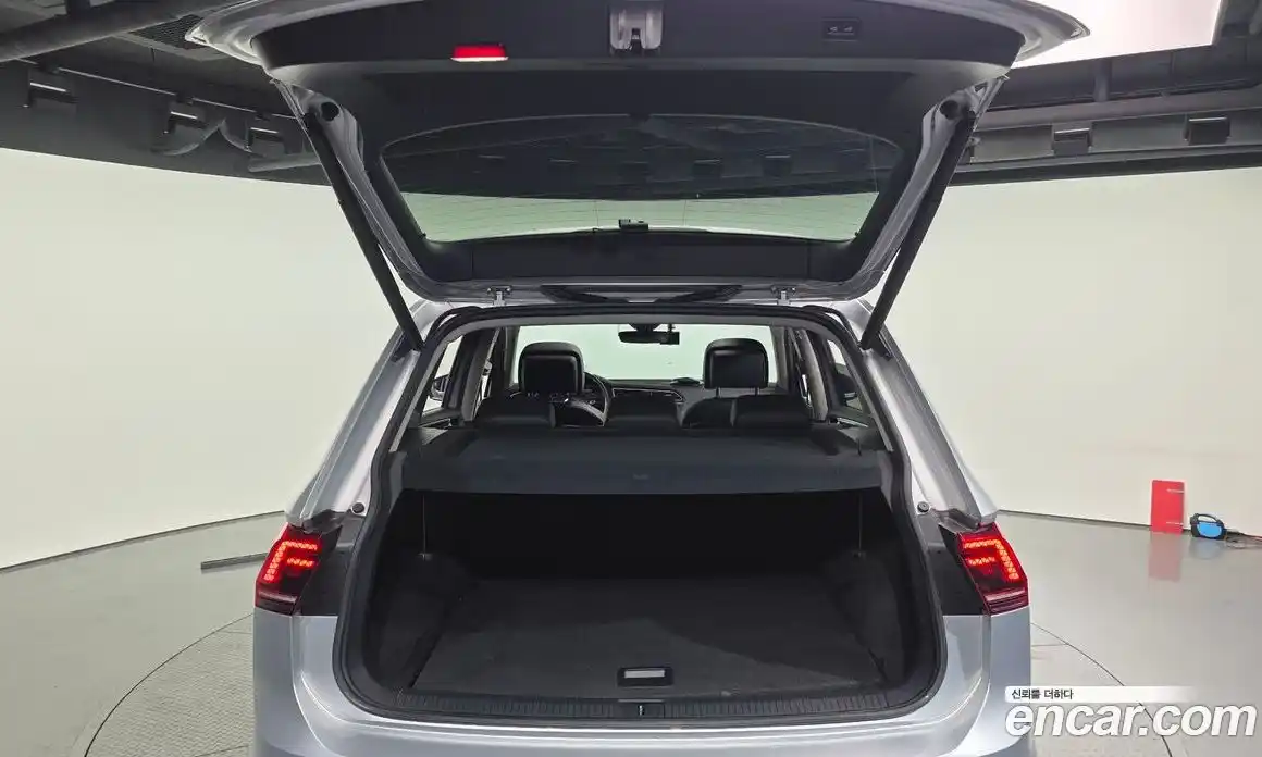 Volkswagen Tiguan 2018 2.0 гидро в Москве № 1918085, фото 20