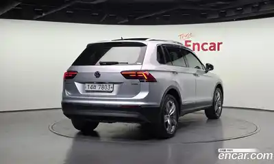 Volkswagen Tiguan 2018 2.0 гидро в Москве № 1918085, миниатюра 2