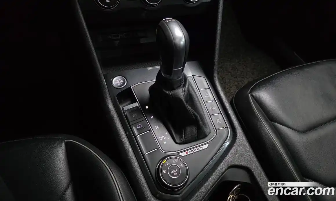 Volkswagen Tiguan 2018 2.0 гидро в Москве № 1918085, фото 9