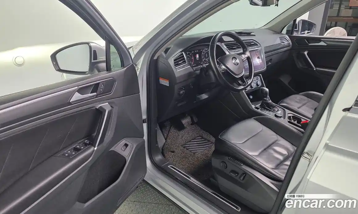 Volkswagen Tiguan 2018 2.0 гидро в Москве № 1918085, фото 10
