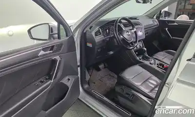 Volkswagen Tiguan 2018 2.0 гидро в Москве № 1918085, миниатюра 10