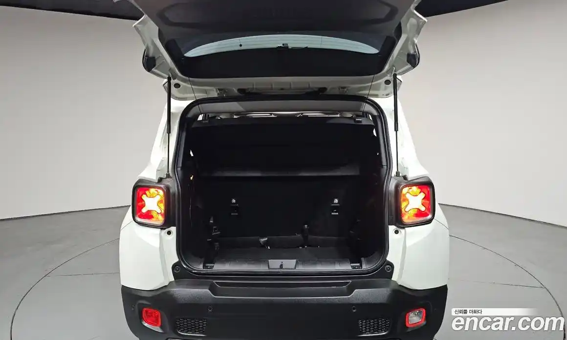 Jeep Renegade 2021 2.4 гидро в Москве № 1918865, фото 25