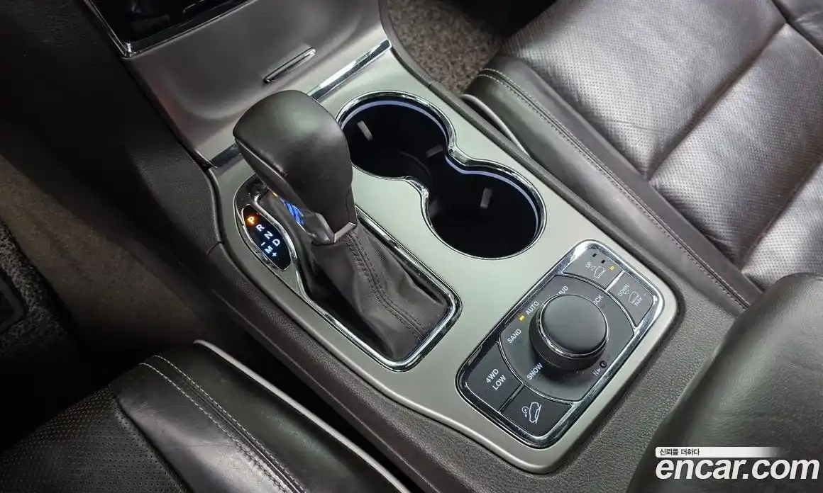 Jeep Cherokee 2019 3.6 гидро в Москве № 1919290, фото 9