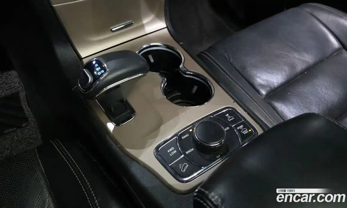 Jeep Cherokee 2015 3.0 гидро в Москве № 1919327, фото 9