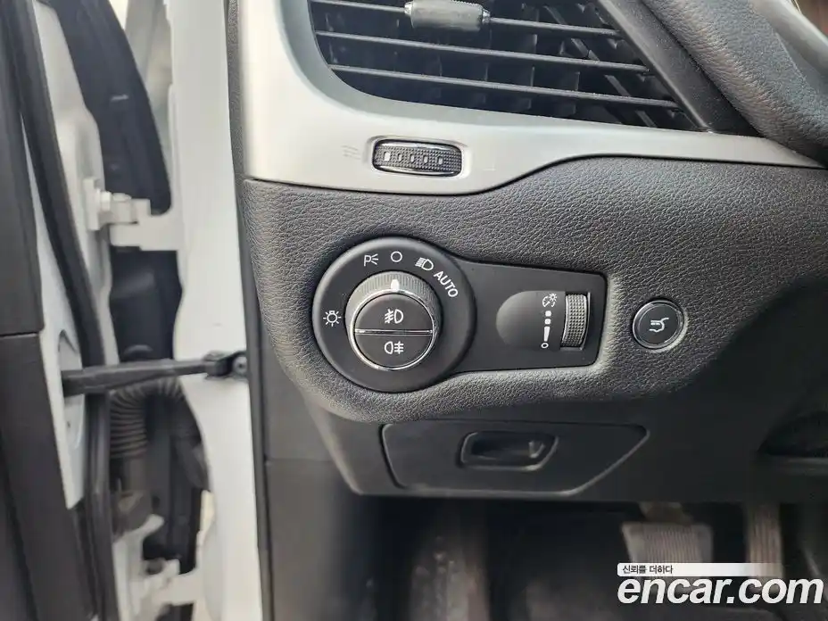 Jeep Cherokee 2018 2.4 гидро в Москве № 1919432, фото 12